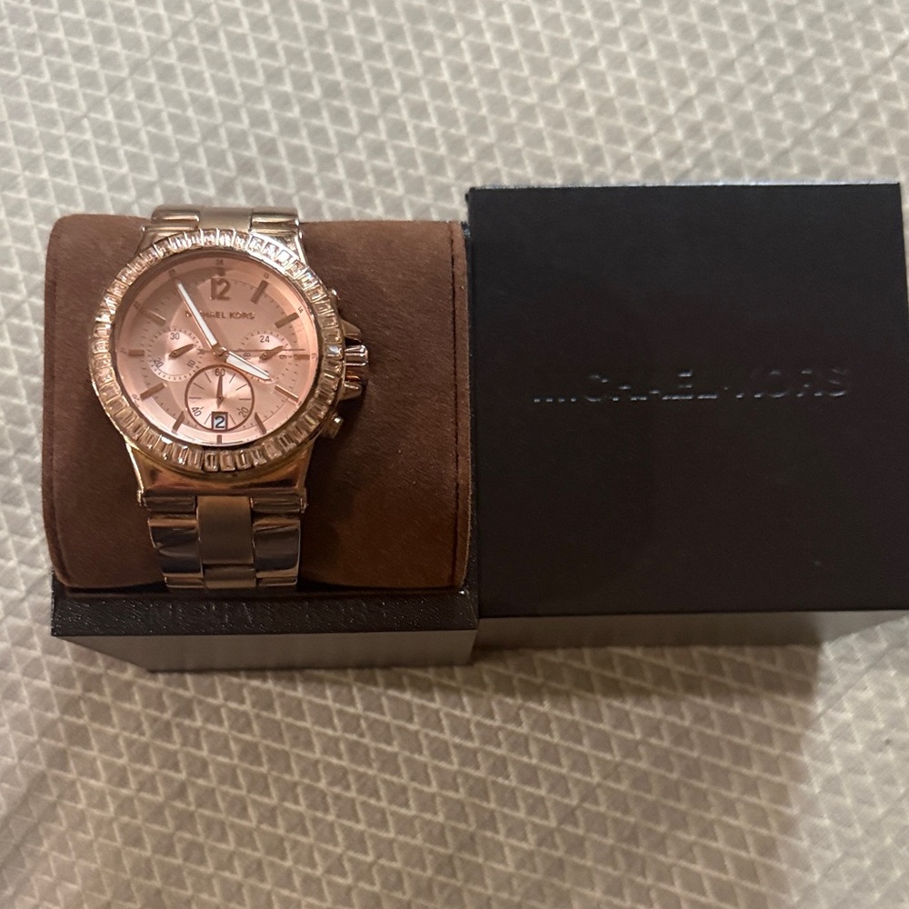 Michael Kors Women’s Rose Gold Watch with Rose Gold Diamonds - Picture 2 of 7